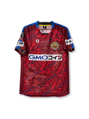 2023年FC琉球の20周年記念Jリーグユニフォーム。沖縄伝統文様を用いた昇華プリントと通気性素材を採用した選手用ヴィンテージデザイン。
