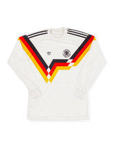 1988–91年西ドイツ代表ホームユニフォーム 前面 V字グラフィック