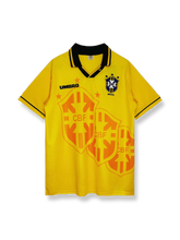 1993-94年ブラジル代表ホームレトロユニフォーム 黄色地 緑アクセント クラシックエンブレム刺繍