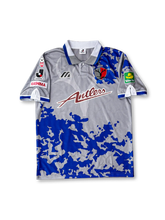 1995年鹿島アントラーズ アウェイユニフォーム 正面、シルバー×ブルー カモフラージュデザイン