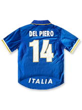 1996年 UEFAヨーロッパ選手権イタリア代表ホームユニフォーム、アレッサンドロ・デル・ピエロ14番、公式大会用デザイン