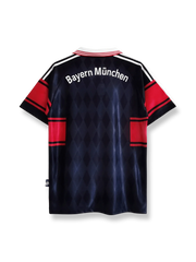 1997-99年バイエルン・ミュンヘンホームユニフォームの全体像