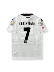 1998–99シーズン マンチェスター・ユナイテッド トレブル アウェイユニフォーム ベッカム 7番 クラシックホワイト&ブラックアクセントデザイン