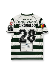 2002-03シーズン リスボン・スポルティングホームユニフォーム、クリスティアーノ・ロナウドサイン入り28番、ポルトガルリーグ公式試合用デザイン