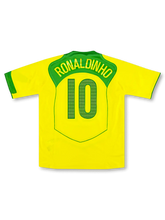 2004-05 ブラジル代表ホーム正面、カナリアイエロー×グリーン盾型パネル・丸囲み10番・5星CBFエンブレム・Nike Total 90搭載