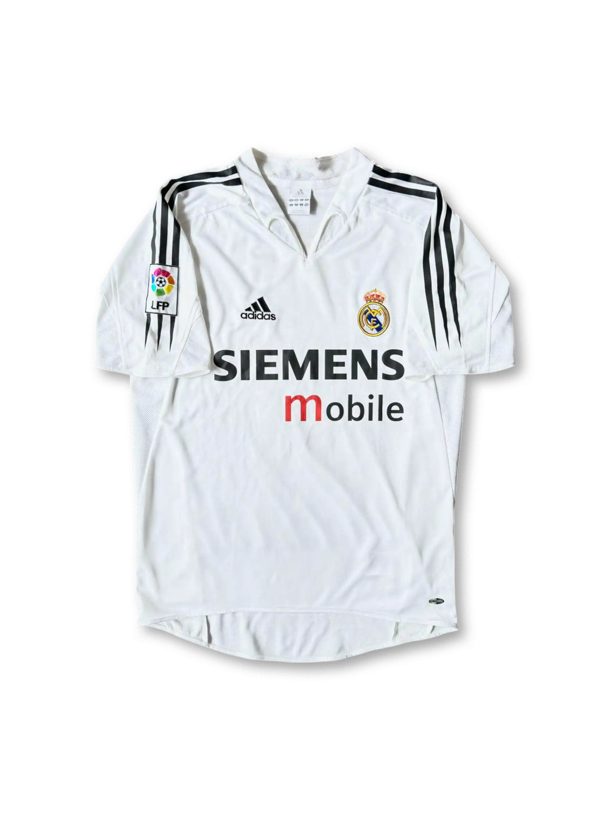 Close-up of embroidery detail on 2004-05 Real Madrid retro basketball jersey