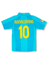 2007-08 FCバルセロナアウェイ正面、シアン縦ストライプ×ライムイエロートリム・UNICEFスポンサー・カンプノウ50周年記念エンブレム・Nike製