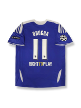 2011-12シーズンチェルシーホームチャンピオンズリーグユニフォーム ディディエ・ドログバ #11 ブルー 白アクセント ナイキ刺繍&クラブエンブレム付き