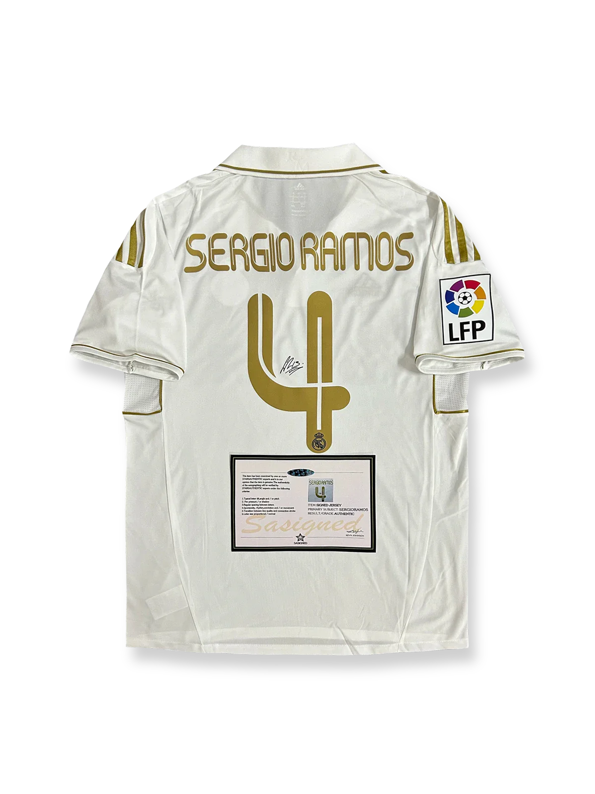 2011年 レアル・マドリードアウェイユニフォーム、セルヒオ・ラモスサイン入り4番、リーガ・エスパニョーラ公式試合用デザイン