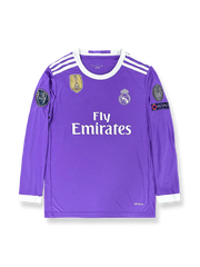 製品画像:2016/17シーズンのレアル・マドリードUEFAチャンピオンズリーグアウェイユニフォーム全体展示