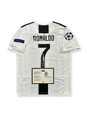 2018-19シーズン ユヴェントスホームユニフォーム、クリスティアーノ・ロナウドサイン入り7番、セリエA公式試合用デザイン