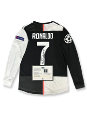 2019-20シーズン ユベントスホームユニフォーム、クリスティアーノ・ロナウドサイン入り7番長袖、セリエA公式試合用デザイン