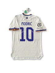 2021-22シーズン レアル・マドリードホームユニフォーム、ルカ・モドリッチサイン入り10番、リーガ・エスパニョーラ公式試合用デザイン