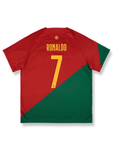 2022-23シーズンポルトガル代表ホームユニフォーム クリスティアーノ・ロナウド #7 赤 緑アクセント ナイキ刺繍スウッシュ&エンブレム付き