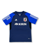 2023/24年日本代表プレマッチファン仕様シャツ 前面