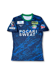 2023年徳島ヴォルティス ホームユニフォーム 正面、POCARI SWEATロゴと渦潮グラフィック