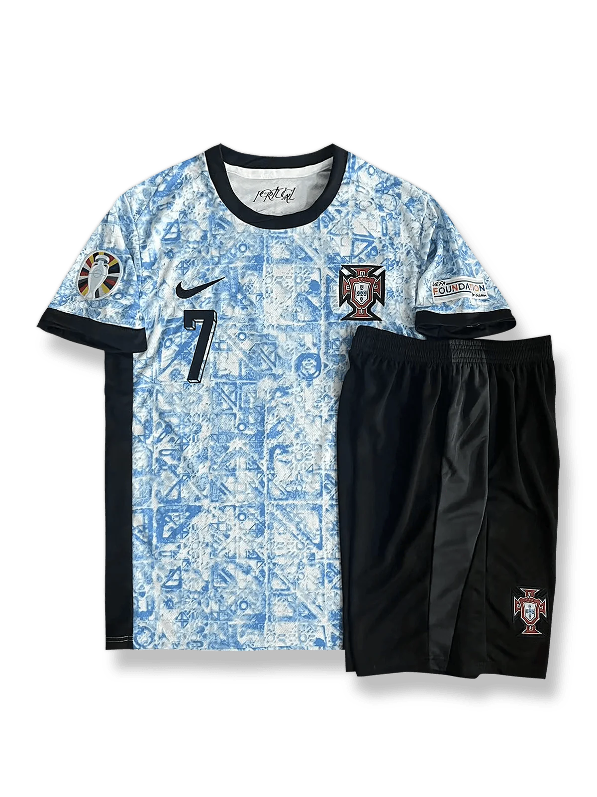 製品画像:2024年欧州選手権ポルトガル代表アウェイシャツ・パンツセット全体の展示