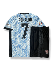 2024年欧州選手権ポルトガル代表アウェイシャツとパンツセット クリスティアーノ・ロナウド 背番号7 白 赤緑アクセント ポルトガル連盟エンブレム刺繍