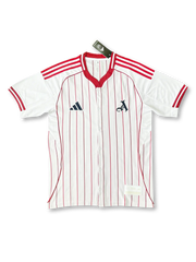 2025-26 アーセナル ホワイト ベースボールシャツ 正面デザイン ピンストライプ