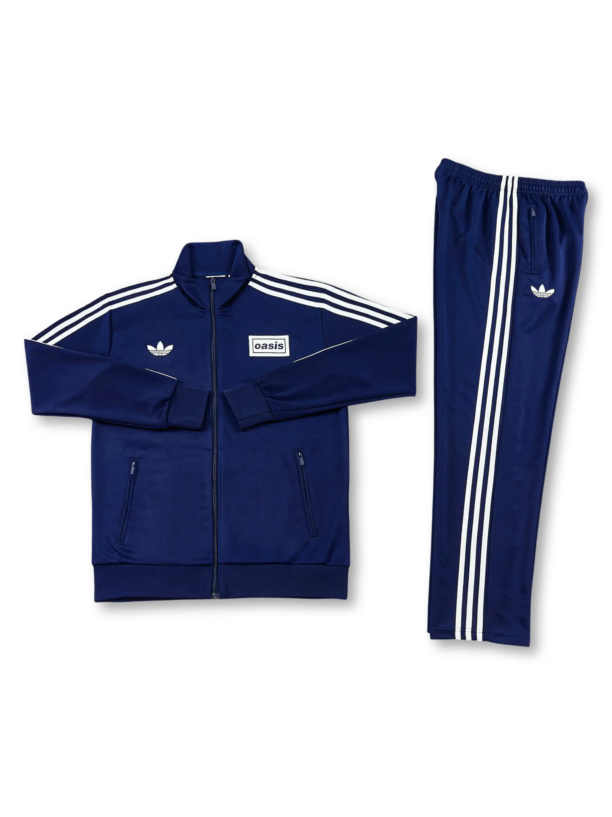ネイビーのadidasトラックスーツセット 前面(oasisパッチ)