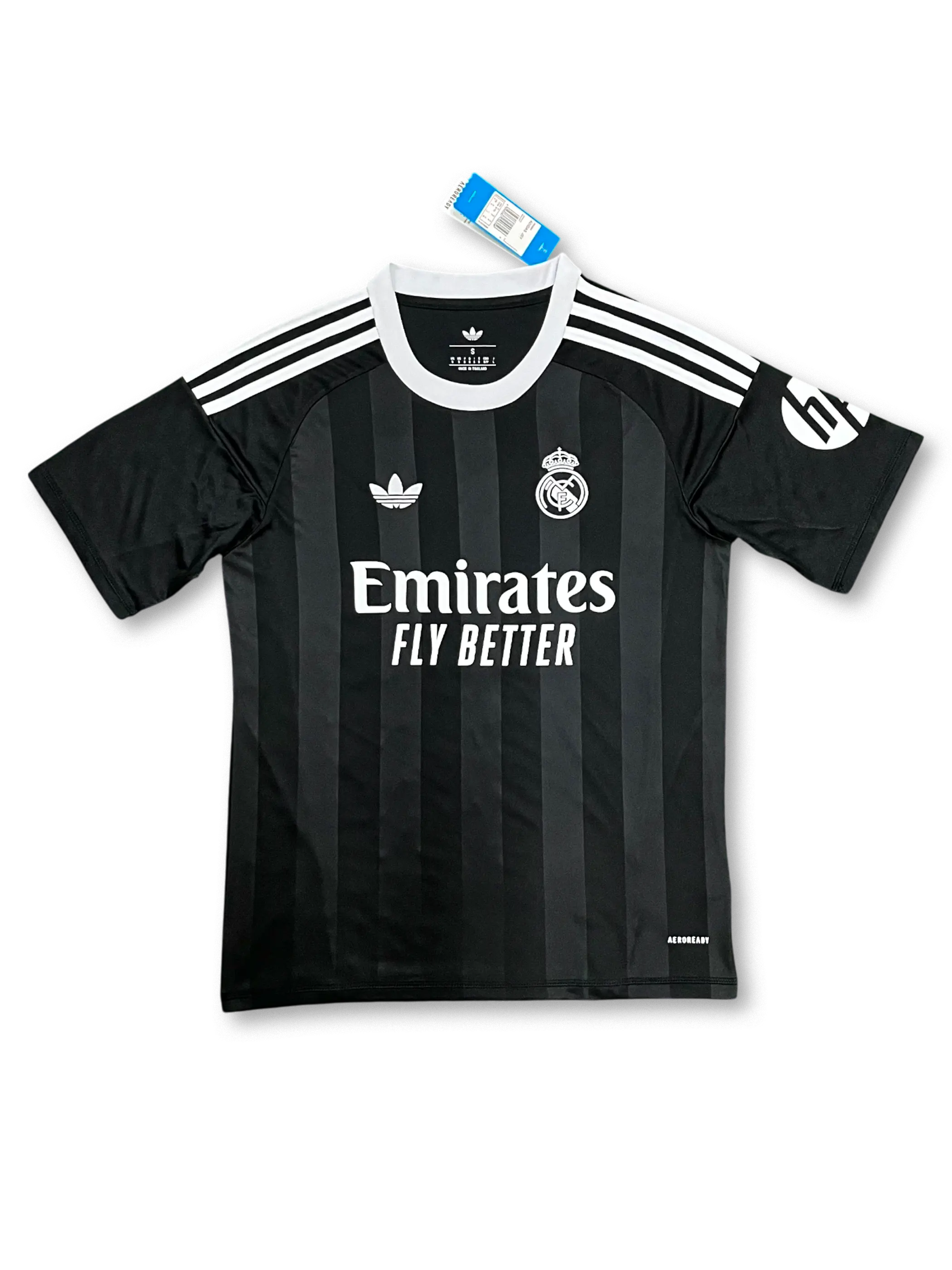 2025-26シーズン レアル・マドリードゴールキーパーユニフォーム、公式試合用デザイン