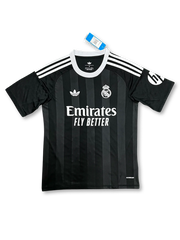 2025-26シーズン レアル・マドリードゴールキーパーユニフォーム、公式試合用デザイン