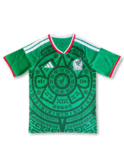 2026-27年メキシコ代表 ホームユニフォーム 正面、アステカ太陽石モチーフデザイン