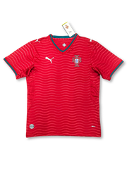 2026-27年ポルトガル代表 ホームユニフォーム 正面、波紋デザインとPUMAロゴ