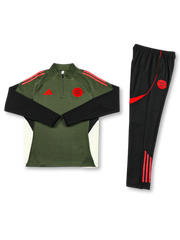 2026 バイエルン 選手仕様 ハーフジップ トレーニングスーツ 正面