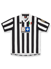 製品画像: 1998-1999年 ユヴェントス ホーム ユニフォーム ピエロ10番 正面、クラシック 黒白ストライプ、レッドの番号 デザイン
詳細画像: 背面のピエロ10番 レッド 手作業 フロックプリント ディテール、レトロ ユヴェントス ユニフォーム