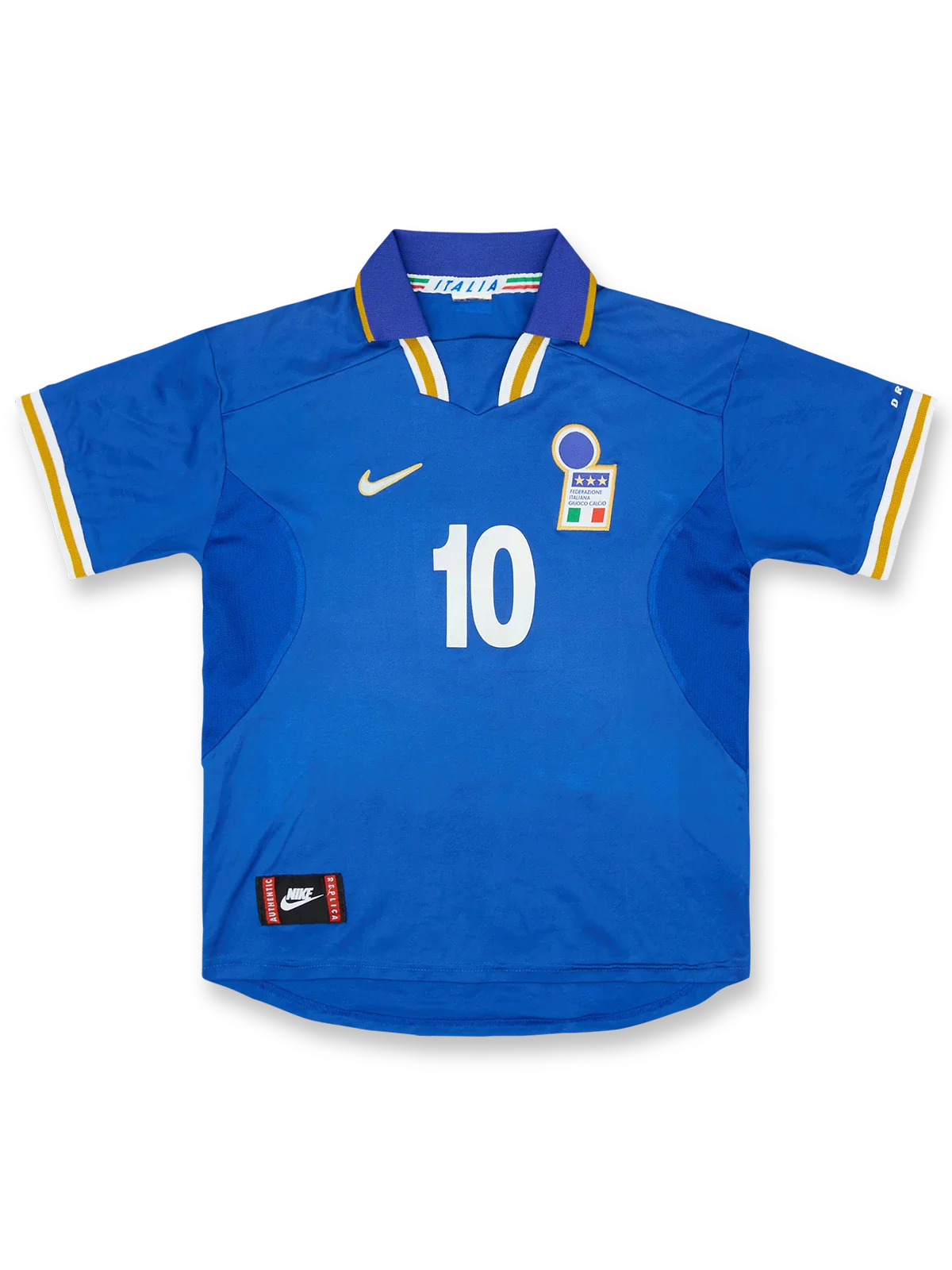 製品画像: 1996-1997年 イタリア代表 ホーム ユニフォーム ピエロ10番 正面、クラシック ブルーデザイン サッカーシャツ
詳細画像: 背面のピエロ10番 白 手作業 フロックプリント ディテール、レトロ イタリア代表 ユニフォーム