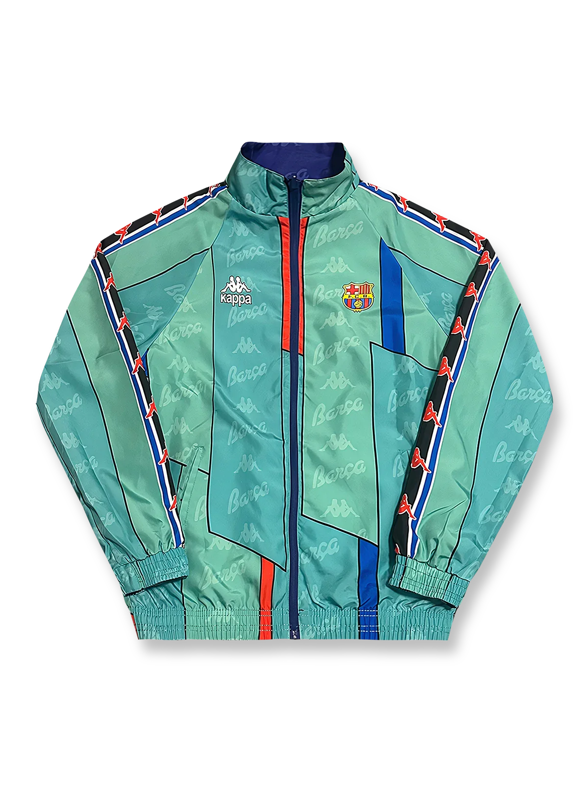 製品画像
「リバイバルされたバルセロナ1996年リバーシブル トレーニングウェア。クラシックな赤青ストライプとKappaロゴが特徴の正面全体展示画像」
詳細画像1
「胸部に高密度刺繍で仕上げられたバルサのエンブレムとKappaロゴのディテール画像」
詳細画像2
「袖部に施された白いKappaロゴ入りリブデザインのクローズアップ画像」
詳細画像3
「リバーシブルデザインの内層側の通気性を重視したディテール画像」