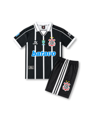 1999-2000 コリンチャンス アウェイ キッズユニフォームセット front、ブラックボディ、ホワイトストライプ、ブルースポンサーロゴ