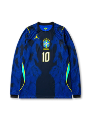 2026年ブラジル代表ワールドカップアウェイ長袖ユニフォーム正面、ブルーとブラックのグラフィック、CBFエンブレム、前面背番号10、イエローアクセント、グリーン切り替え