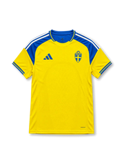 イエローのボディにブルーの肩切り替え、ホワイトの3本ライン、ブルーのスポーツロゴ、スウェーデン代表エンブレム、AEROREADY表記を配した2026-27スウェーデン代表ホームAuthenticユニフォーム正面