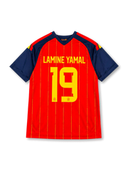 スペイン代表 2026 ワールドカップ ホーム レプリカユニフォーム バック、イエローのLAMINE YAMALネームと連盟エンブレム入り大型背番号19、赤ボディのピンストライプ、ネイビーの袖と襟