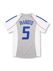 日本代表2002-04アウェイユニフォーム背面・ホワイト×グレーのパネル構成にブルーで「INAMOTO」と番号5、ブルーの肩ラインとレッドのパイピング