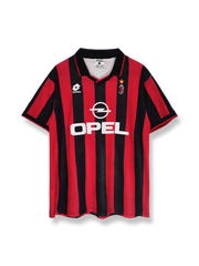 1995/96シーズンのACミランホームユニフォーム、パオロ・マルディーニ着用の伝統的サッカージャージ