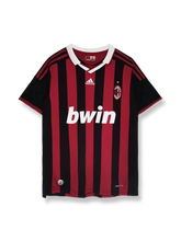 2009/10シーズンのACミランホームユニフォーム、パオロ・マルディーニとカカ着用のクラシックサッカージャージ
