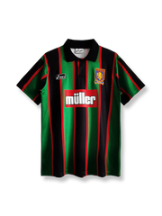 1993/95シーズンのアストン・ヴィラアウェイユニフォーム、ディーン・ソーンダース着用のクラシックサッカージャージ