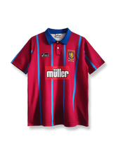 1993/95シーズンのアストン・ヴィラホームユニフォーム、ディーン・ソーンダース着用のクラシックサッカージャージ