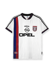 1996-98シーズンのバイエルン・ミュンヘンアウェイクラシックユニフォーム、ロベルト・パラドール着用の伝統的サッカージャージ