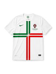 ホワイト地に緑赤の十字ライン、左胸の緑Nikeスウッシュ、右胸のポルトガルエンブレムとPORTUGAL/ESPANHA 27/06/2012の試合記念刺繍を備えたポルトガル代表EURO2012準決勝アウェイジャージ正面