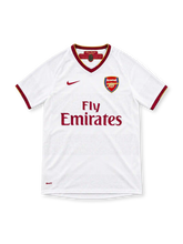 07/08 アーセナル アウェイ Nike製 えんじのVネックとFly Emiratesロゴが入った白いレトロサッカーユニフォーム