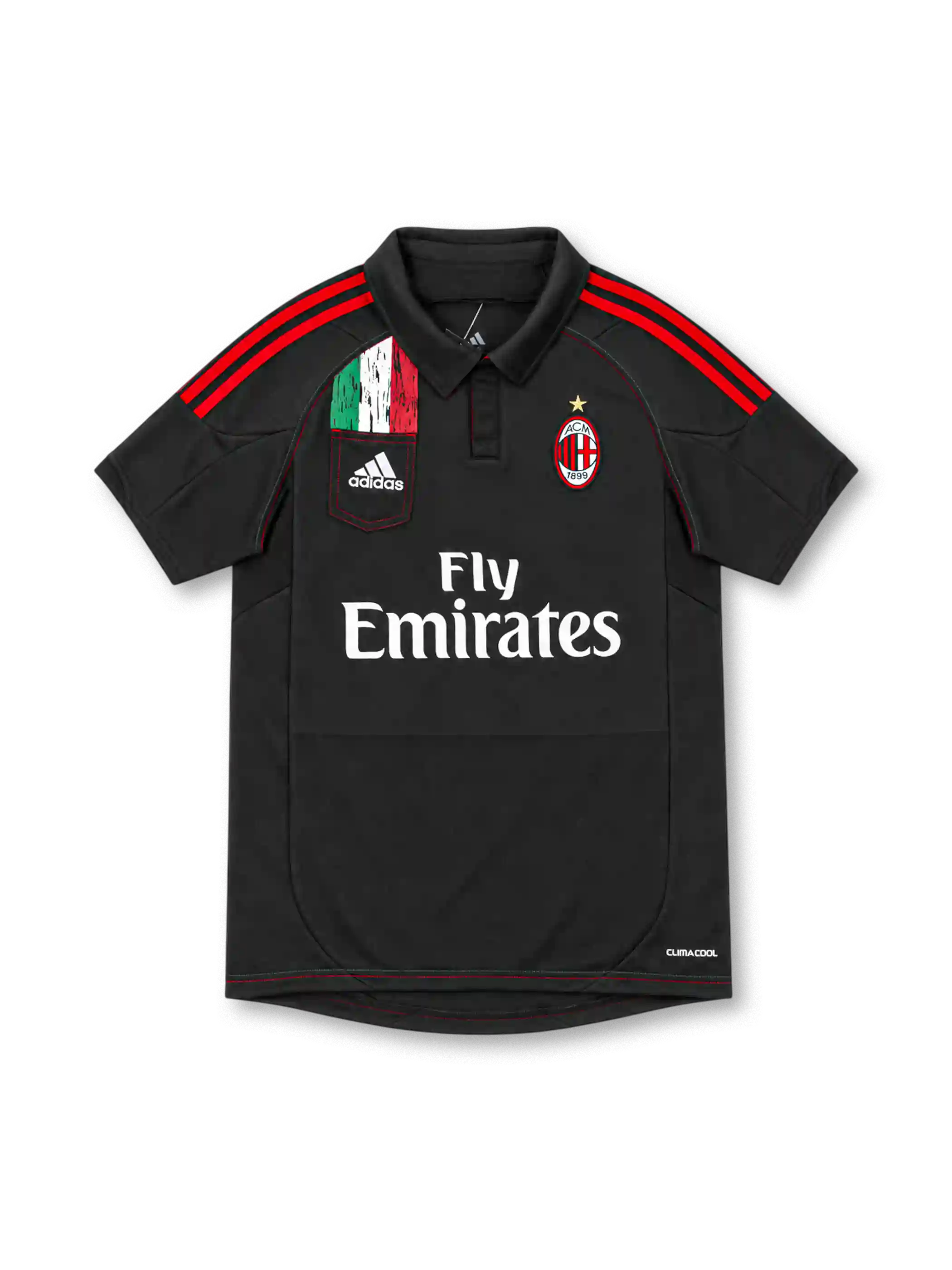 ACミラン 2012/13 アウェイユニフォーム。ブラックのボディにレッドのスリーストライプ、クラブエンブレム、adidasロゴ、Fly Emiratesスポンサー、胸元のトリコロールディテールを配したデザイン。