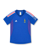 2002 フランス代表 ホーム adidas製 赤白青の肩ラインとW杯パッチが入った青いレトロサッカーユニフォーム
