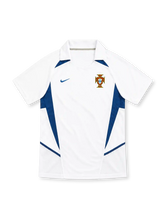 2002 ポルトガル代表 アウェイ Nike製 紺のサイドパネルが入った白いレトロサッカーユニフォーム