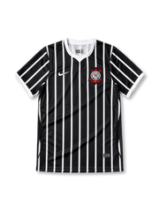 黒地に白の細い縦縞、白いクルーネック襟と袖口、左胸のNikeロゴ、S.C. CORINTHIANS PAULISTA 1910と記された復刻エンブレムを備えたコリンチャンス2026-27アウェイジャージ正面