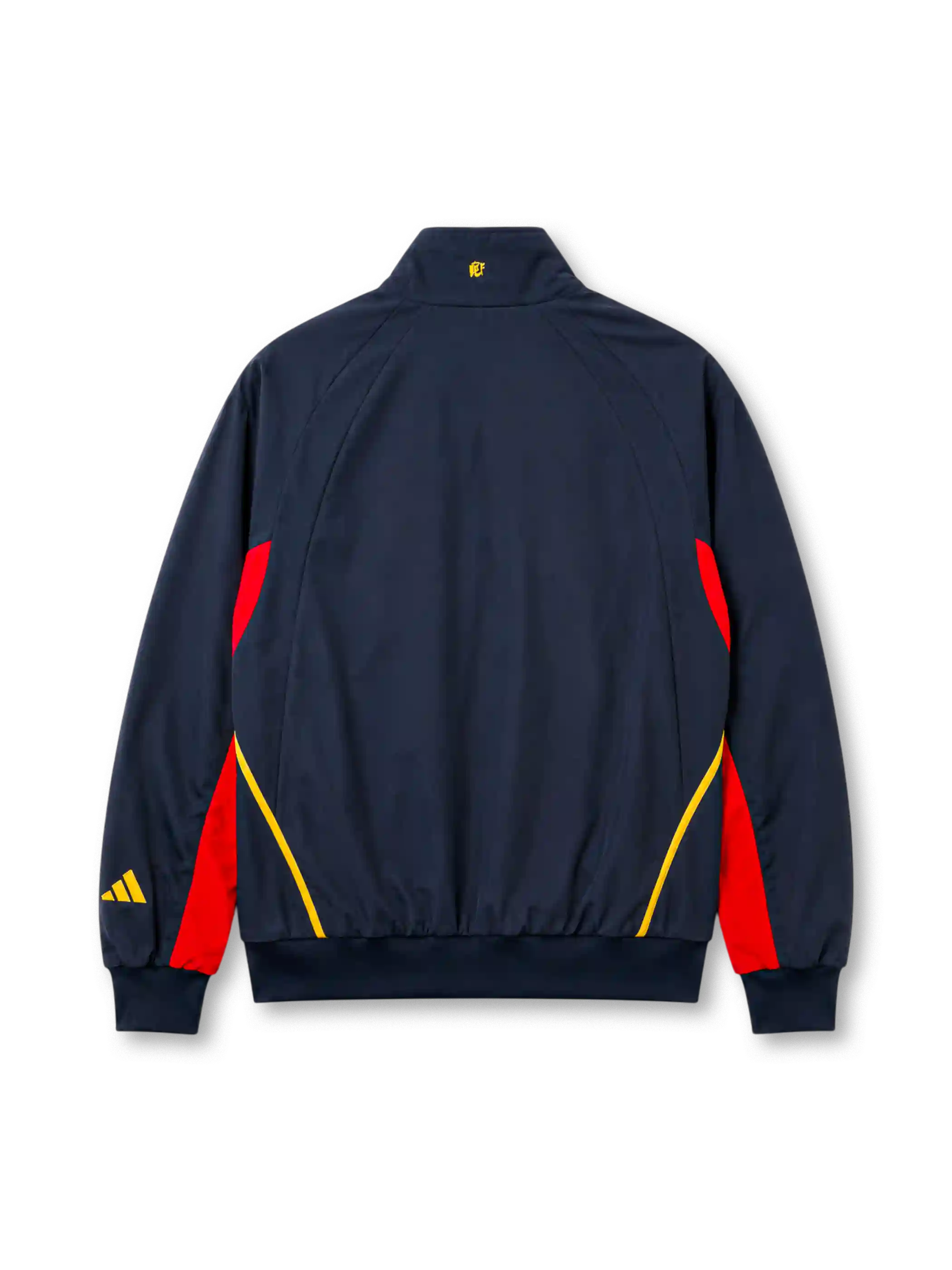 ネイビー地に赤と黄のテープが肩から弧を描くデザイン、黄色いadidasロゴ、マスコットとタータン柄の球体を組み合わせたRFEFエンブレムを備えたスペイン代表2002レトロトラックジャケット正面
