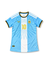 アルゼンチン代表 2026 メッシ 引退記念ユニフォーム 選手用 水色 白のセンターバンド 5月の太陽 金色のMロゴ 10番 アディダス製